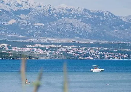 Διαμέρισμα Ema *