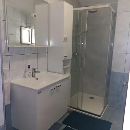 Apartment Ema