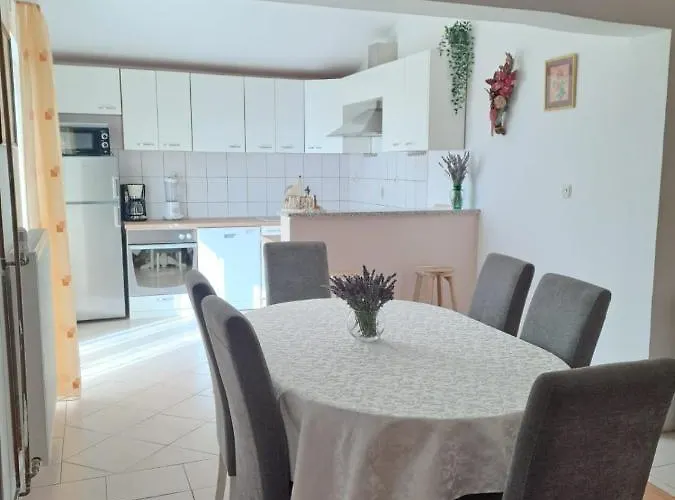 Ema Apartmán Posedarje