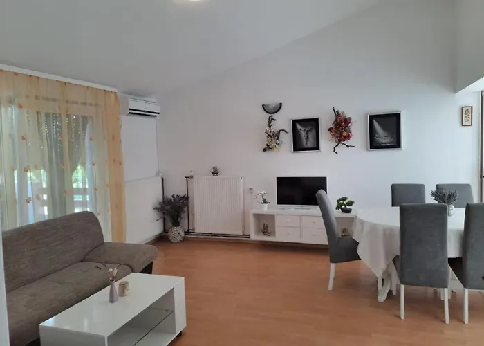 Ema Апартаменты *